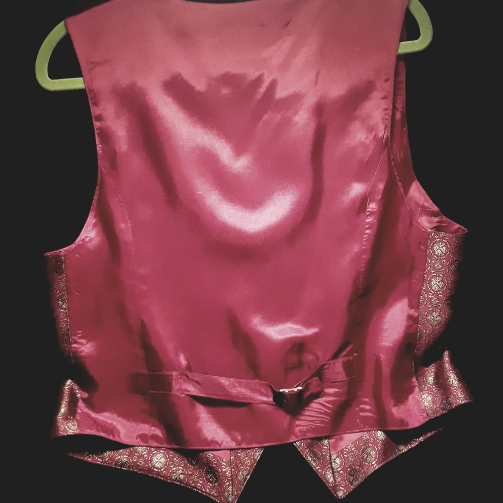 Vest - Picture 2 of 4